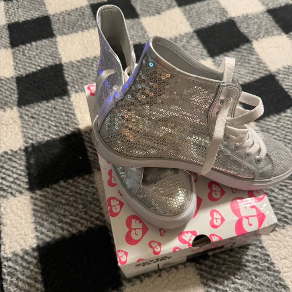 Silver Athletic Shoes with Breathable Design